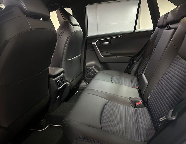 Toyota RAV4 10