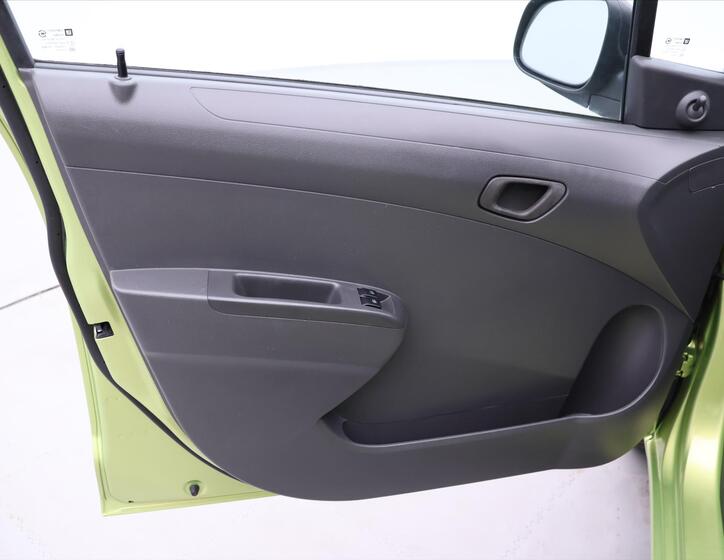 Chevrolet Spark 10