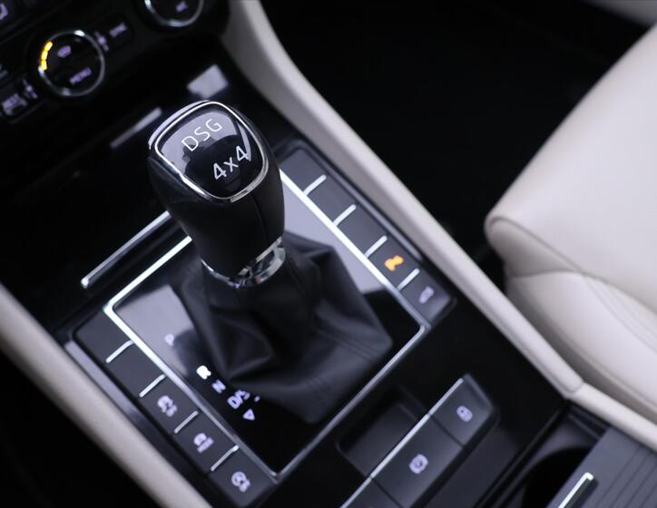 Škoda Superb 30