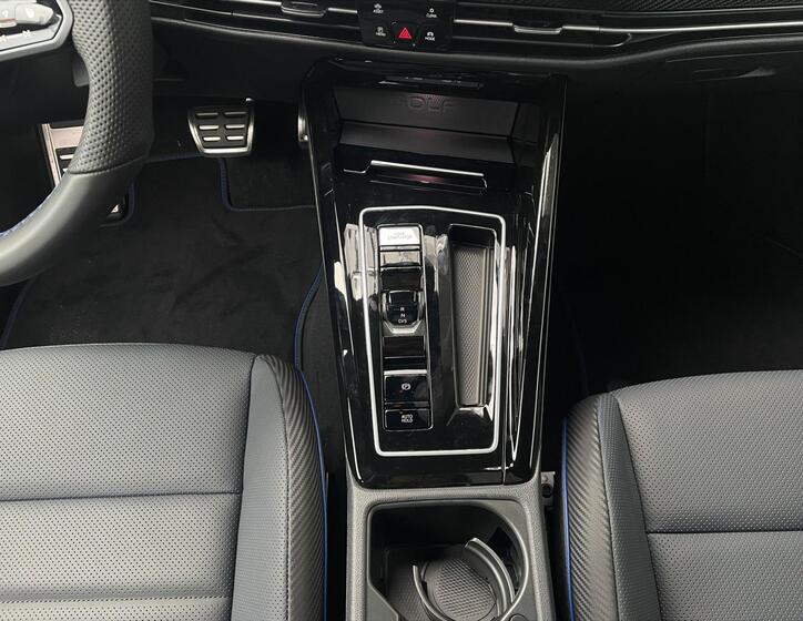 Volkswagen Golf 15