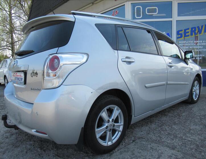 Toyota Verso 5