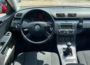 Volkswagen Passat 25