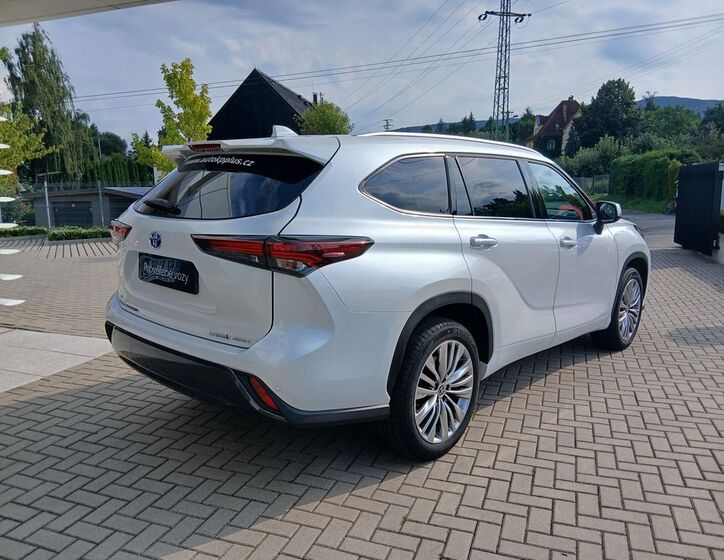 Toyota Highlander 6