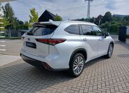 Toyota Highlander 6