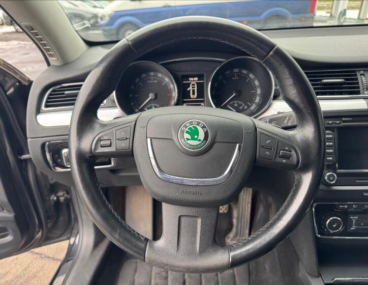 Škoda Superb 14