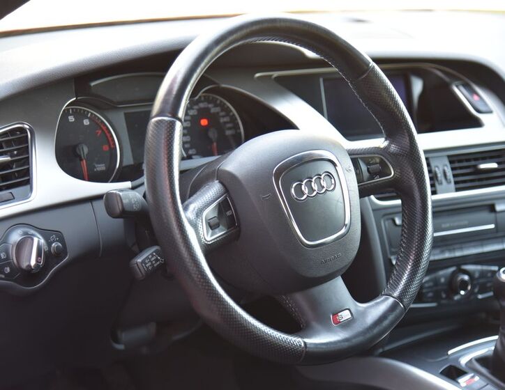 Audi A4 13