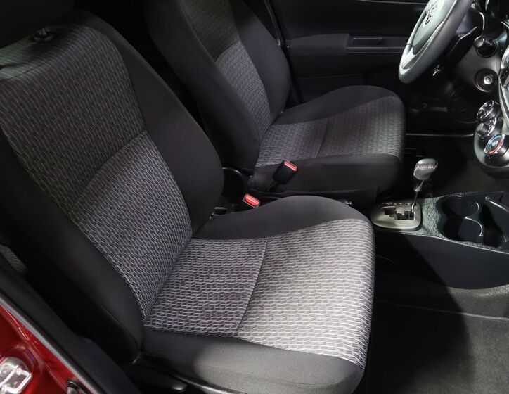 Toyota Yaris 13
