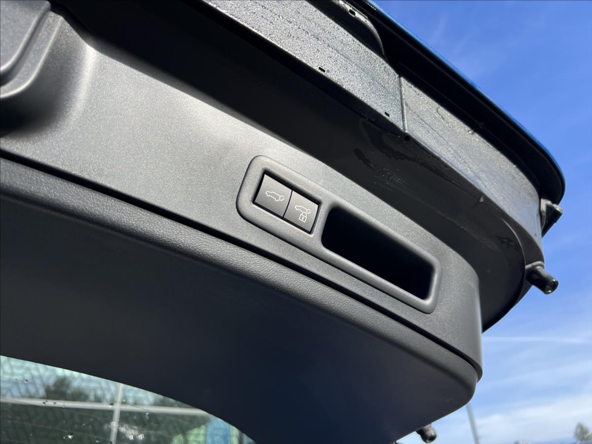 Lexus UX 250h