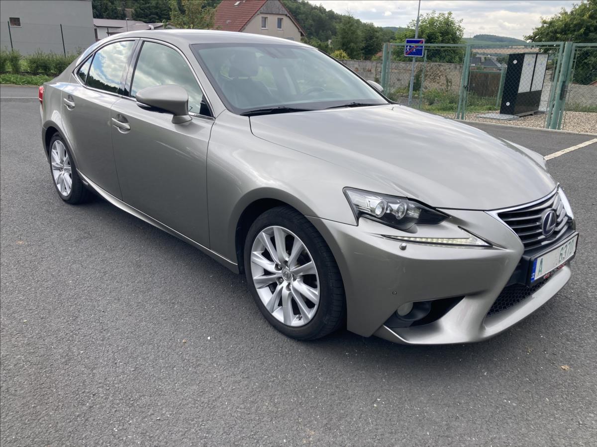 Lexus IS 300h