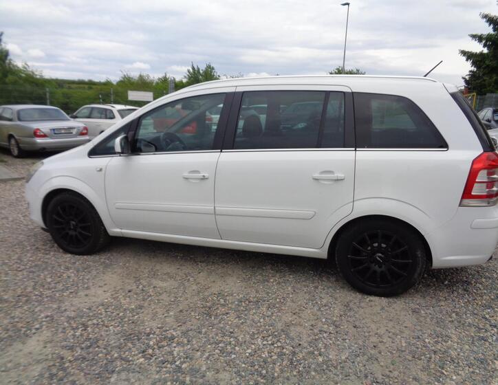 Opel Zafira 8