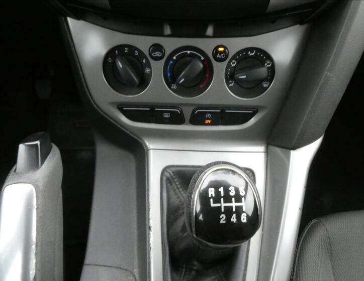 Ford Focus 27