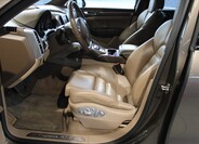Porsche Cayenne 7