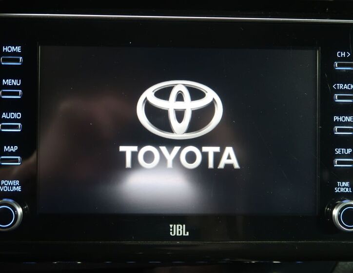 Toyota Hilux 18
