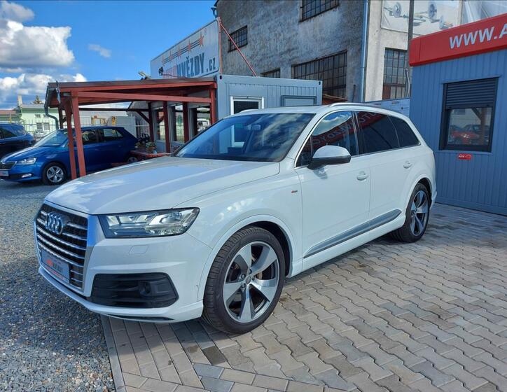 Audi Q7 6