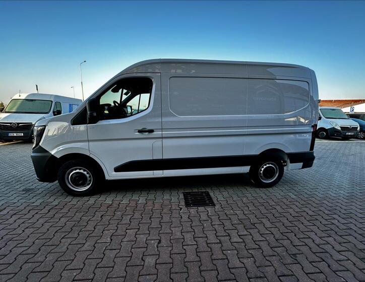 Nissan Interstar 3