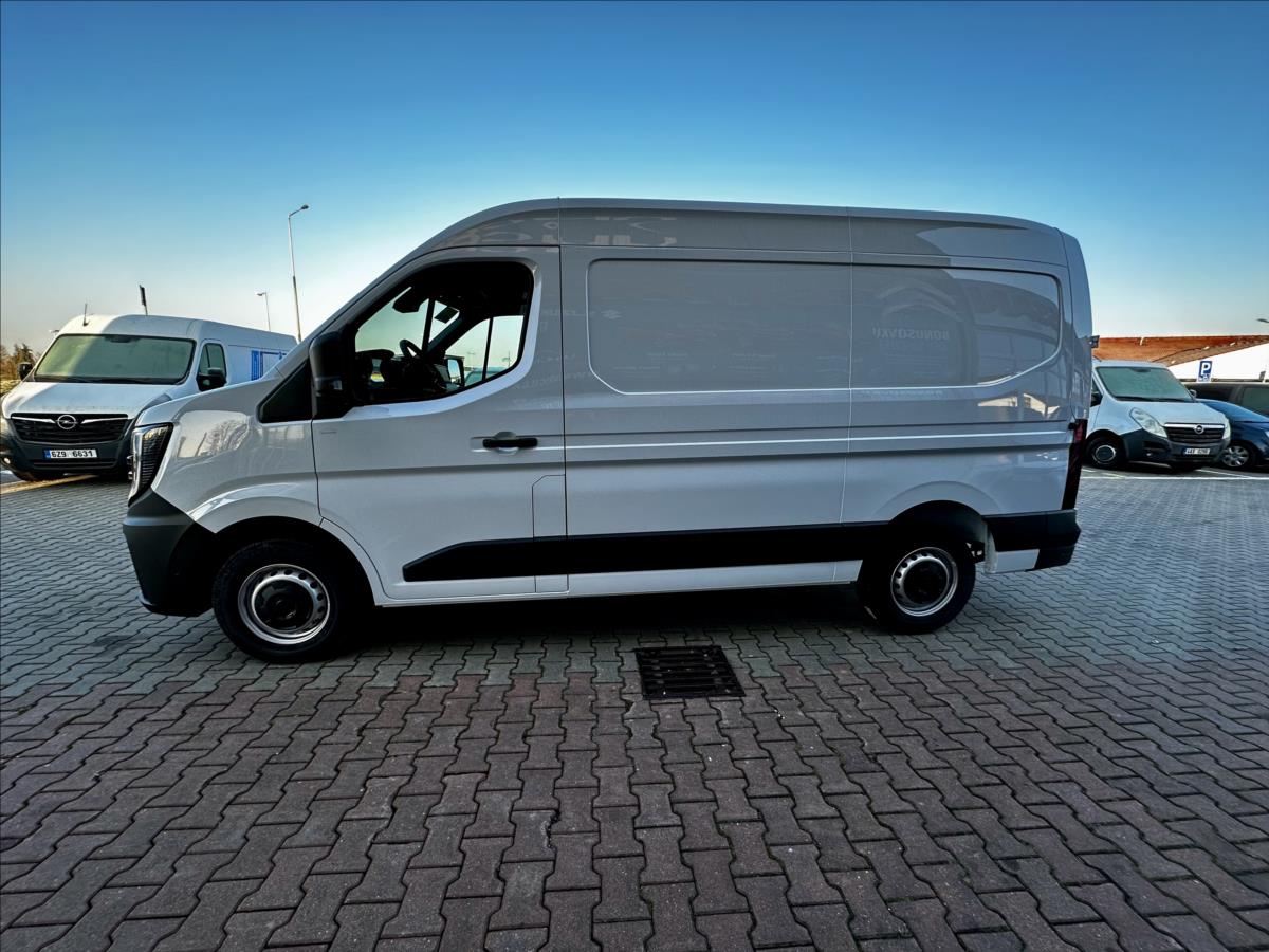 Nissan Interstar