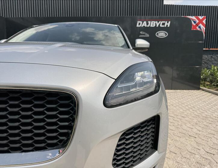 Jaguar E-Pace 18