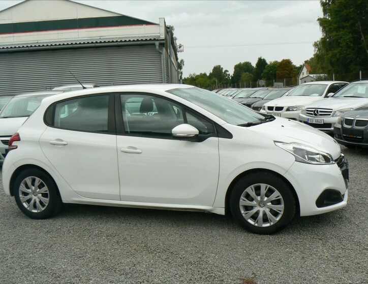 Peugeot 208 7