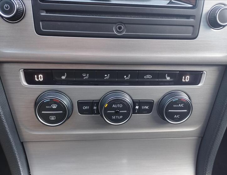 Volkswagen Golf 13