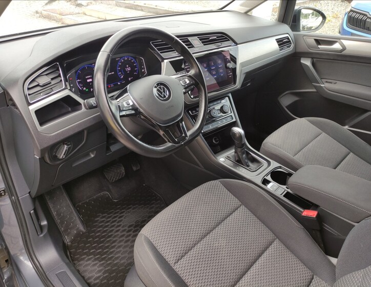 Volkswagen Touran 5