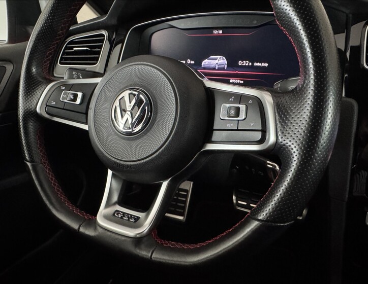Volkswagen Golf 43