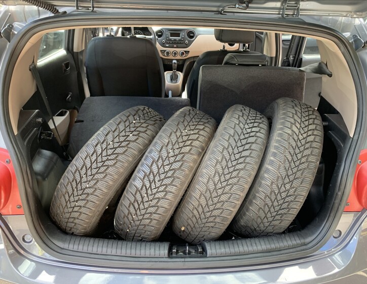 Hyundai i10 15