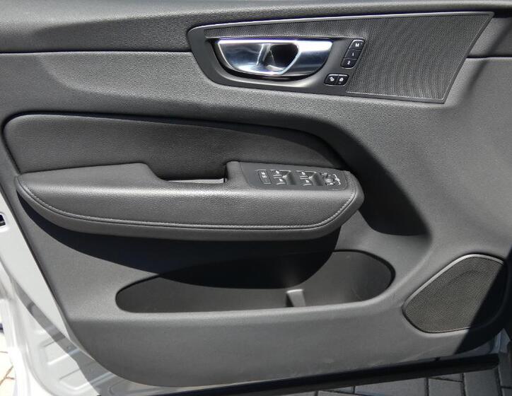 Volvo XC60 8