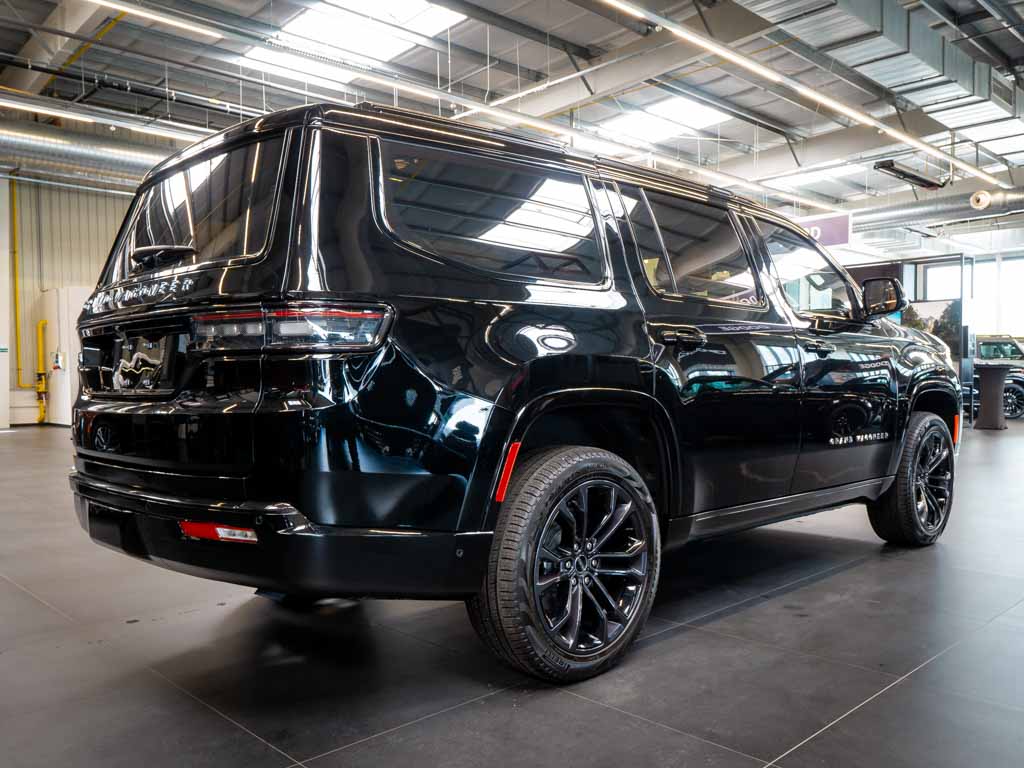 Jeep Grand Wagoneer