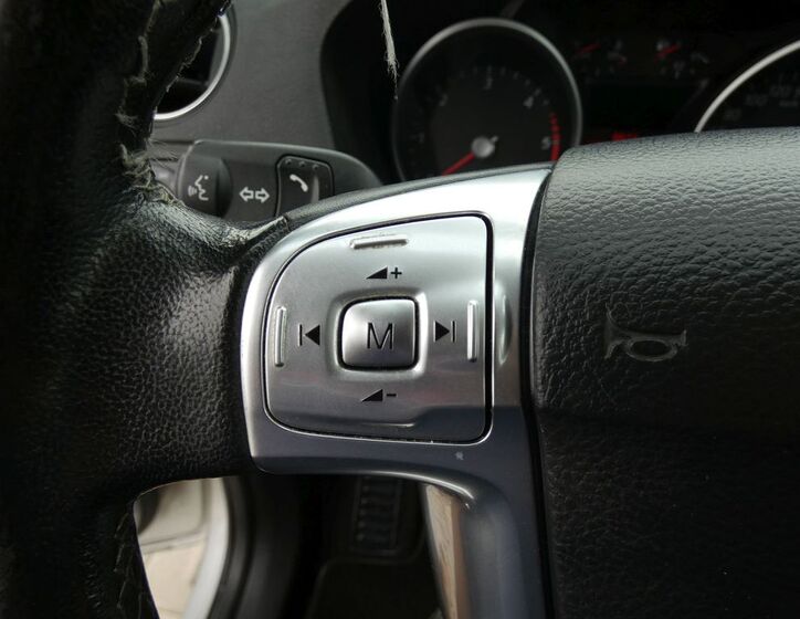 Ford Galaxy 32