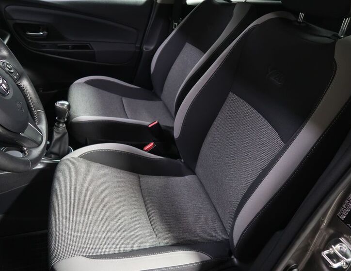 Toyota Yaris 9