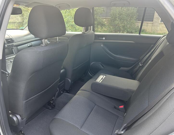 Toyota Avensis 38