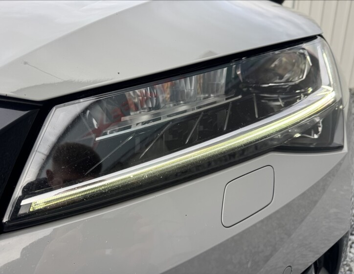Škoda Superb 9