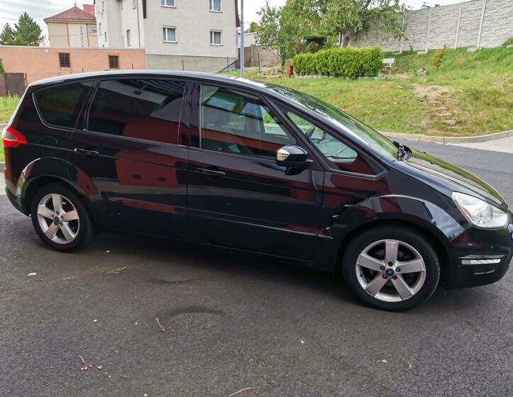 Ford S-MAX 8