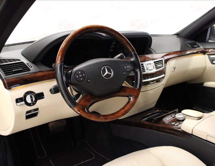 Mercedes-Benz Třídy S 10