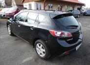 Mazda 3 8