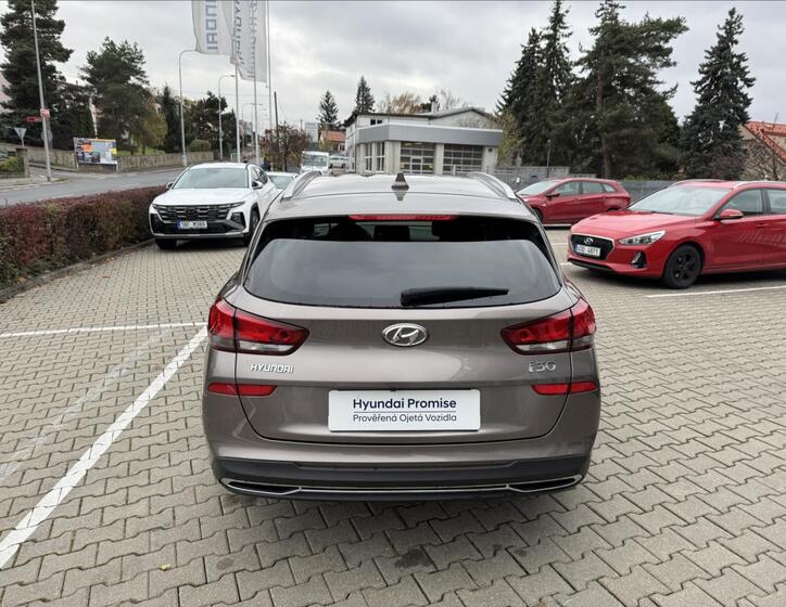 Hyundai i30 4
