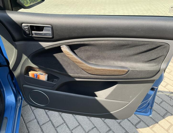 Ford C-MAX 18