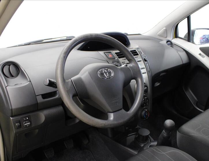Toyota Yaris 10