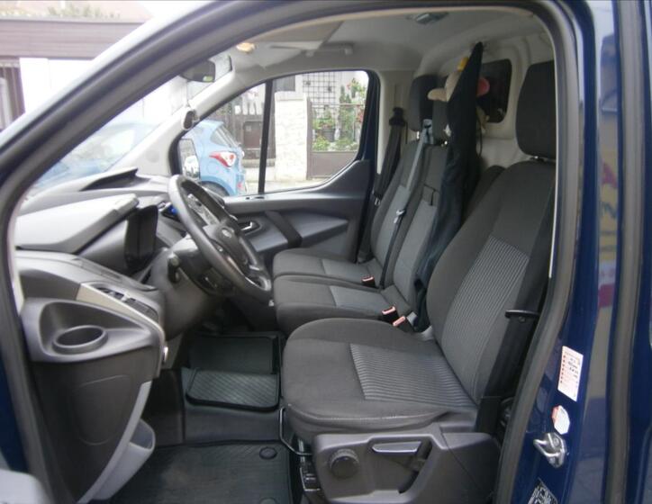 Ford Transit 9