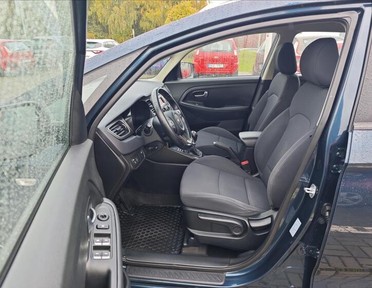 KIA Carens 10