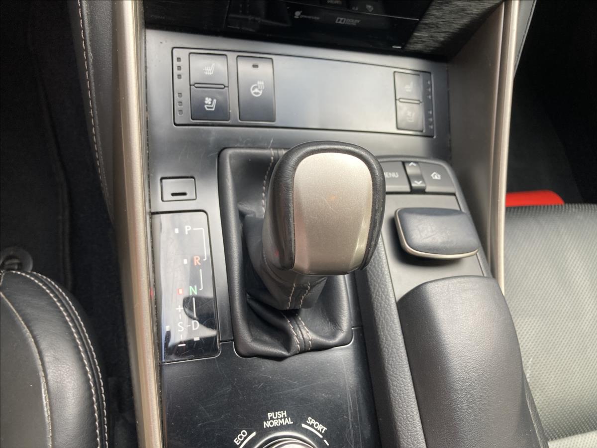 Lexus IS 300h