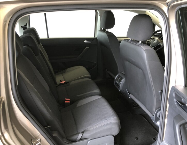 Volkswagen Touran 11