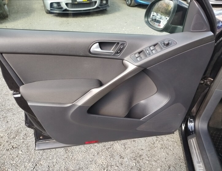 Volkswagen Tiguan 8
