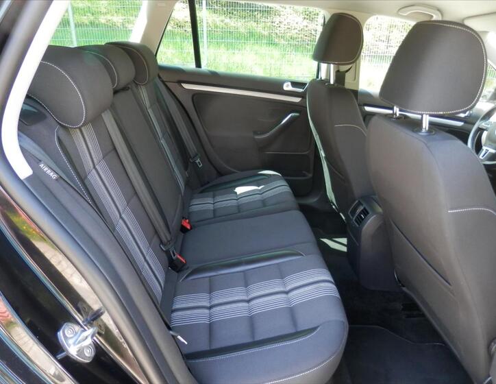 Volkswagen Golf 17