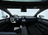 Volvo EX30 8