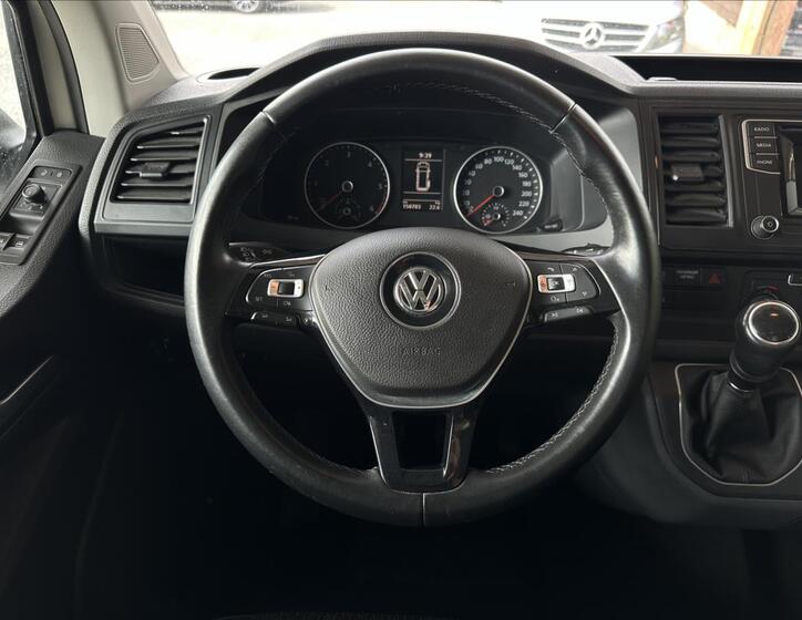 Volkswagen Multivan 10