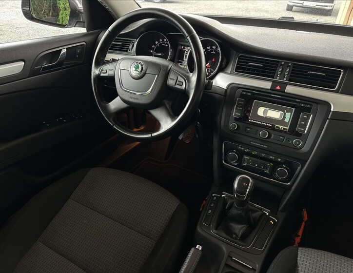 Škoda Superb 9