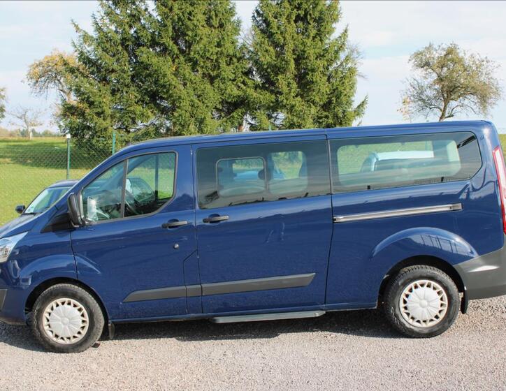 Ford Tourneo Custom 9