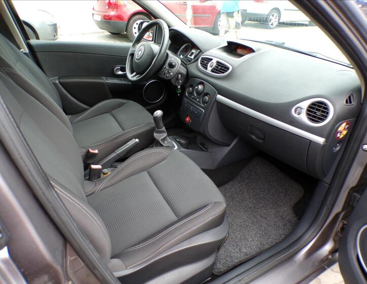 Renault Clio 18