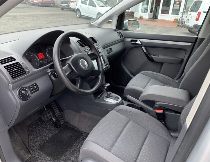 Volkswagen Touran 13